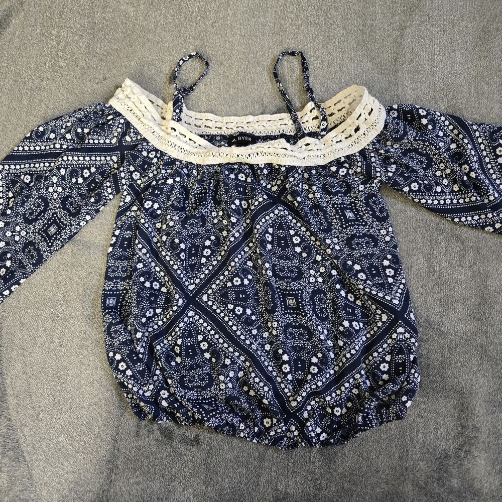 🔺️2 for $8 Off Shoulder Top